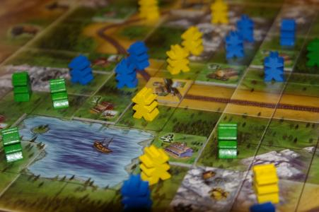 Village Brettspiel Kirche und Karten